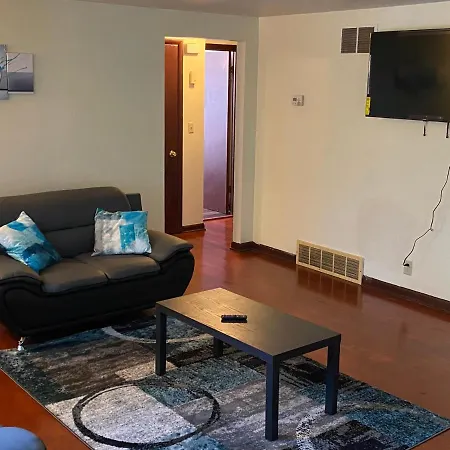 Spacious 3Bedroom Free Wine,Wifi,And Parking